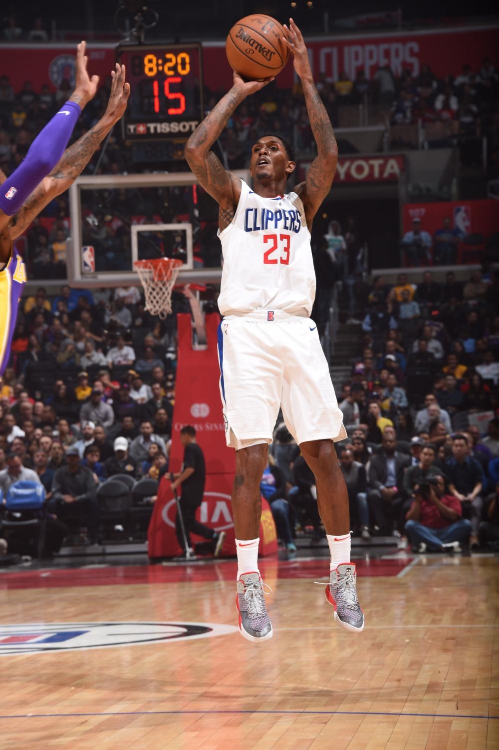 样因伤缺席 样因伤缺席